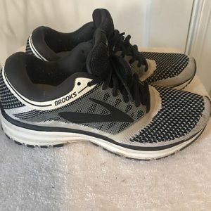 Brooks Running Shoe Revel women’s Sz 8